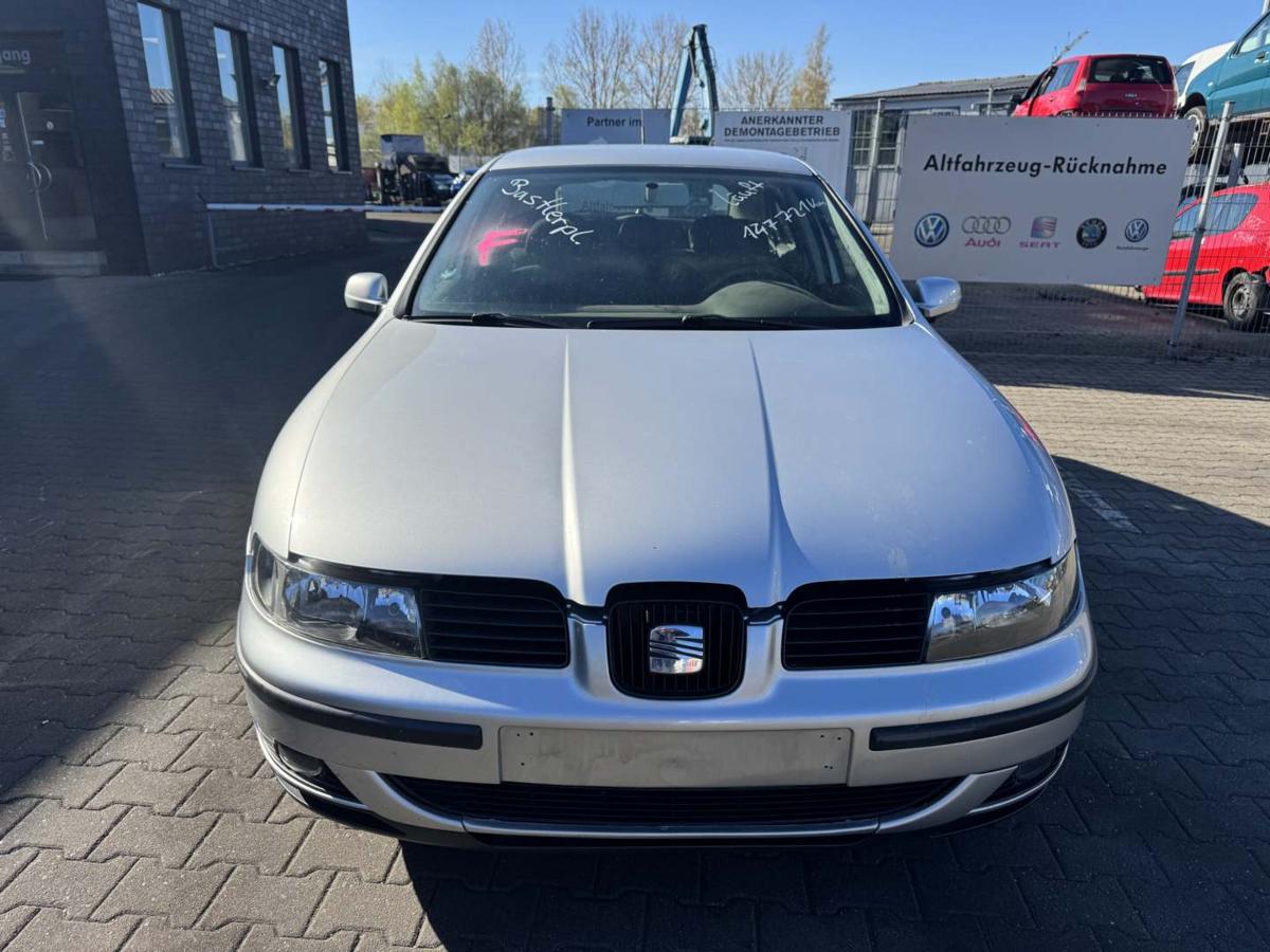 Seat Leon 1M Bj.2000 Scheinwerfer vorn rechts Halogen